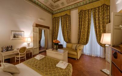 Camera Tripla Deluxe 