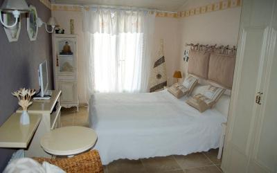 Chambre Double avec Salle de Bains Privative Extu00e9rieure Chambre Double avec Salle de Bains Privative Extu00e9rieure