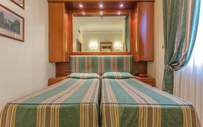 Camera Economy Matrimoniale/Doppia con Letti Singoli
