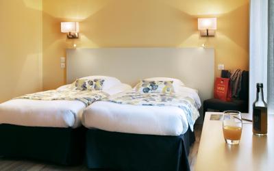 Chambre Double ou Lits Jumeaux Supu00e9rieure - Accu00e8s Personnes u00e0 Mobilitu00e9 Ru00e9duite 