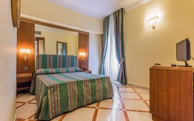 Camera Standard Matrimoniale/Doppia con Letti Singoli