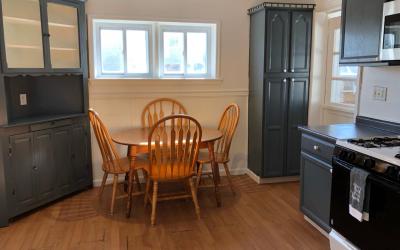 Private house with 3 bedrooms and 1 bathroom, free parking, convenient to NYC Manhattan bus and trai