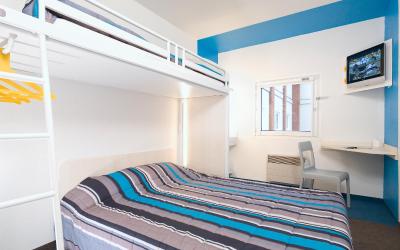 Chambre Triple avec Salle de Bains Commune