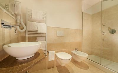 Camera Tripla Classic