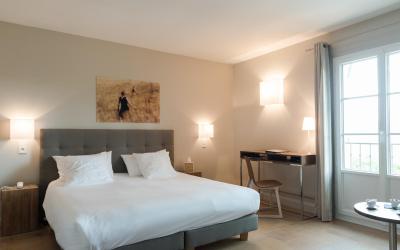 Chambre Double Confort - Vue sur Route Chambre Double Confort - Vue sur Route