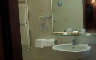 Camera Doppia con Letti Singoli con Bagno Privato 