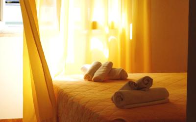 Camera Quadrupla Economy