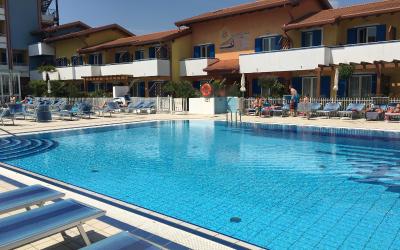 Villa con Balcone (2 Adulti + 2 Bambini)