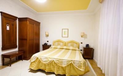 Camera Classic Matrimoniale/Doppia con Letti Singoli 