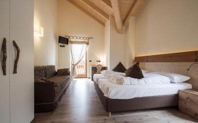 Camera Matrimoniale/Doppia con Letti Singoli con Bagno Privato