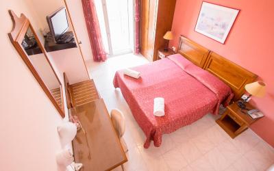 Camera Standard Matrimoniale/Doppia con Letti Singoli