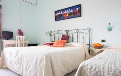 Ampia Camera Matrimoniale/Doppia con Letti Singoli