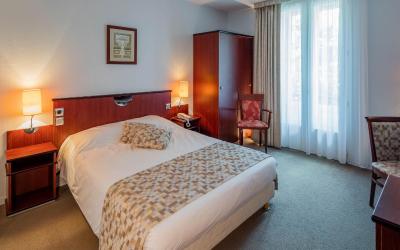 Chambre Double ou Lits Jumeaux Chambre Double ou Lits Jumeaux