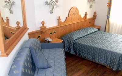 Camera Tripla Standard