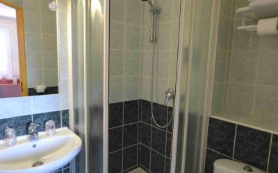 Deux Chambres Communicantes (1 Chambre Double et 1 Chambre Lits Jumeaux) 