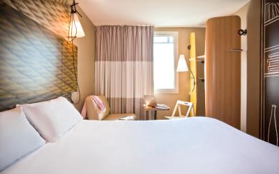 Chambre Standard avec 1 Lit Double et 1 Lit Simple Chambre Standard avec 1 Lit Double et 1 Lit Simple