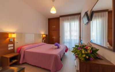 Camera Matrimoniale/Doppia con Letti Singoli con Balcone 