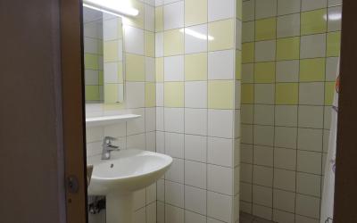 Lits Superposu00e9s dans Dortoir Masculin  Lits Superposu00e9s dans Dortoir Masculin