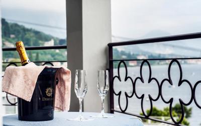 Camera Matrimoniale con Vista Lago