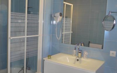Chambre Quadruple (2 Adultes + 2 Enfants)