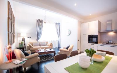 Appartamento Piazza Venezia con 2 Camere da Letto - Via IV Novembre 107