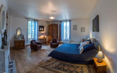 Chambre Lit King-Size - Vue sur Piscine 