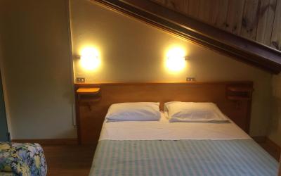 Camera Tripla Economy