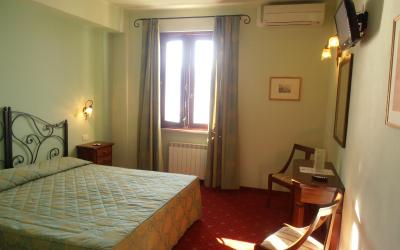 Camera Matrimoniale con Vista Lago