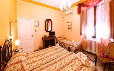 Camera Tripla Comfort