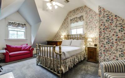 Queen Room - Pancoast Carriage House