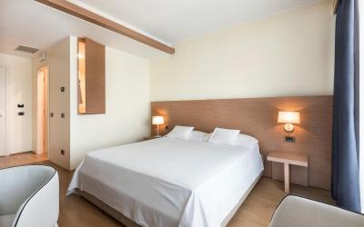 Camera Deluxe Matrimoniale/Doppia con Letti Singoli con Terrazza e Vista Lago