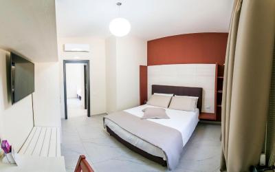 Camera Quadrupla Superior