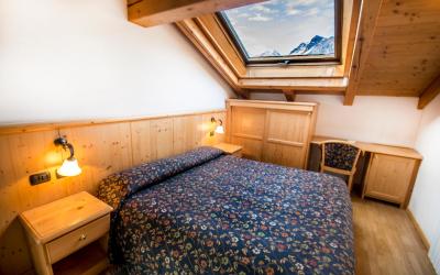 Camera Tripla Standard