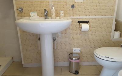 Camera Matrimoniale con Bagno Privato Esterno e Balcone