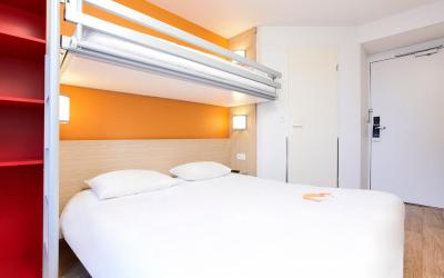 Chambre Triple (1 Lit Double et 1 Lit Simple) Chambre Triple (1 Lit Double et 1 Lit Simple)