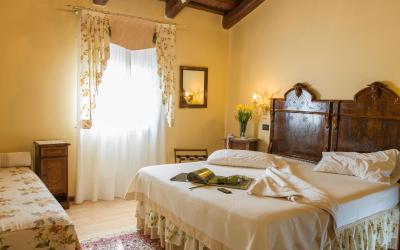 Camera Tripla Superior