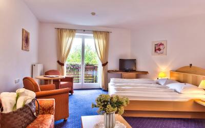 Camera Matrimoniale Deluxe con Balcone e Vista Mare