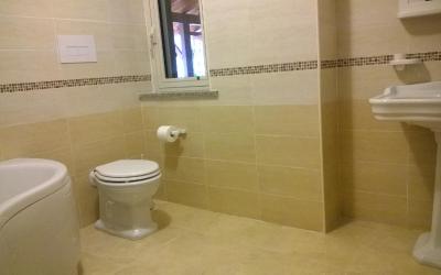 Camera Matrimoniale con Bagno in Comune 