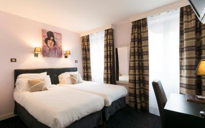 Chambre Lits Jumeaux avec Douche  Chambre Lits Jumeaux avec Douche