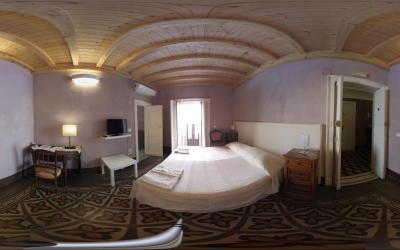 Camera Matrimoniale/Doppia con Letti Singoli con Bagno Privato