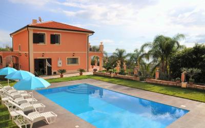 Villa con Piscina Privata 