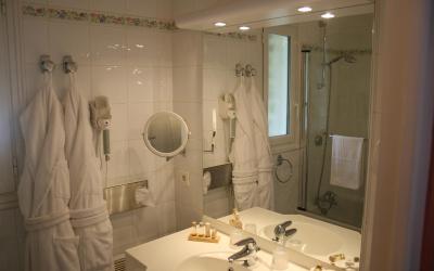Chambre Double/Lits Jumeaux Confort Chambre Double/Lits Jumeaux Confort