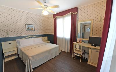 Camera Matrimoniale/Doppia con Letti Singoli