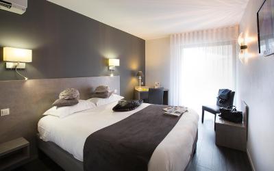 Chambre Quadruple (2 Adultes + 2 Enfants) Chambre Quadruple (2 Adultes + 2 Enfants)