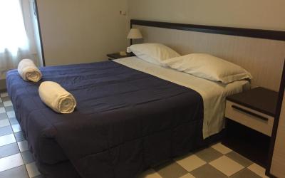 Camera Tripla Basic con Bagno in Comune