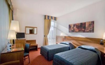 Camera Doppia con Letti Singoli