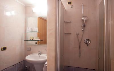 Camera Matrimoniale/Doppia con Letti Singoli