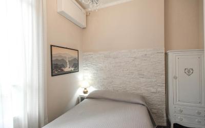 Camera con Letto Matrimoniale alla Francese