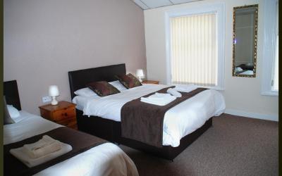 Family Room (2 Adults + 1 Child)