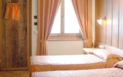 Camera Matrimoniale/Doppia con Letti Singoli